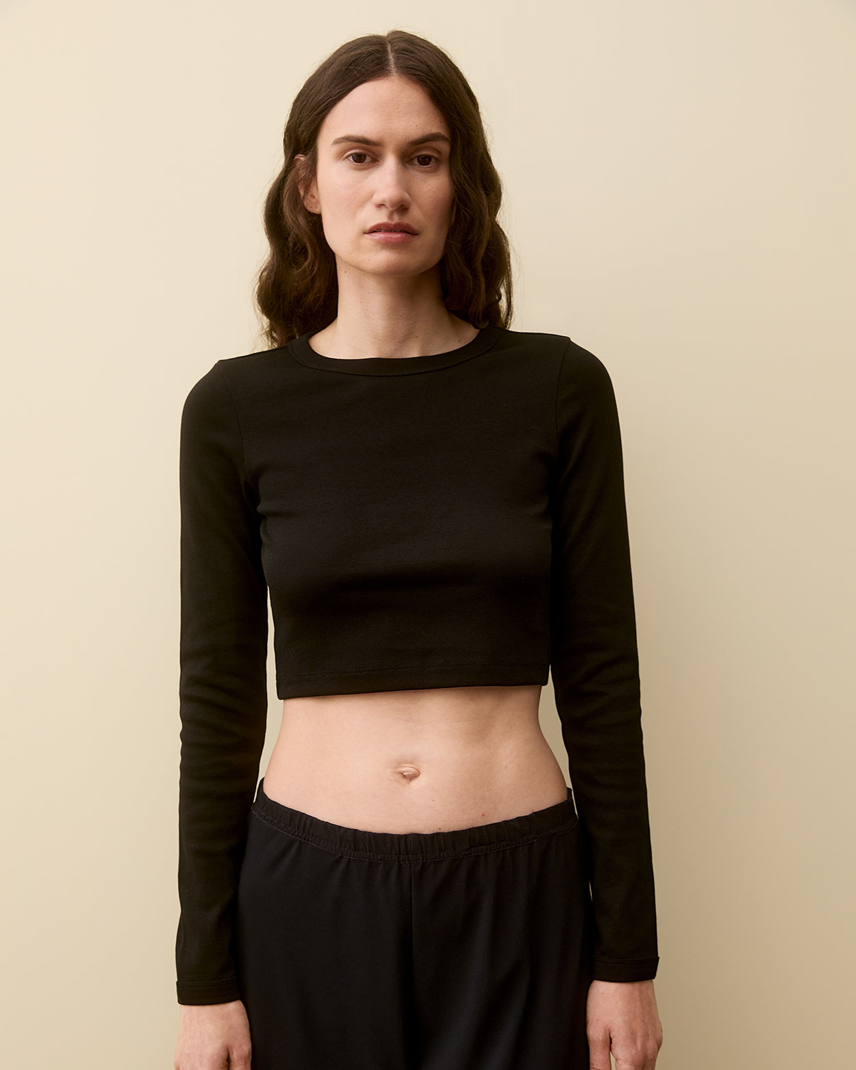 新品同様 | CROP MAX Black FLORE FLORE - トップス