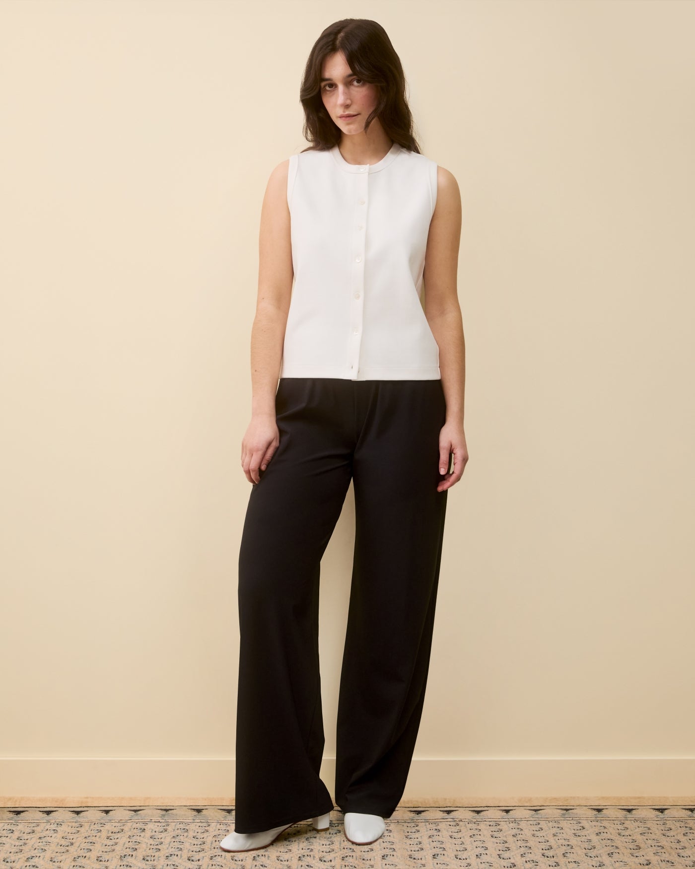 POPPY SLEEVELESS CARDIGAN | White
