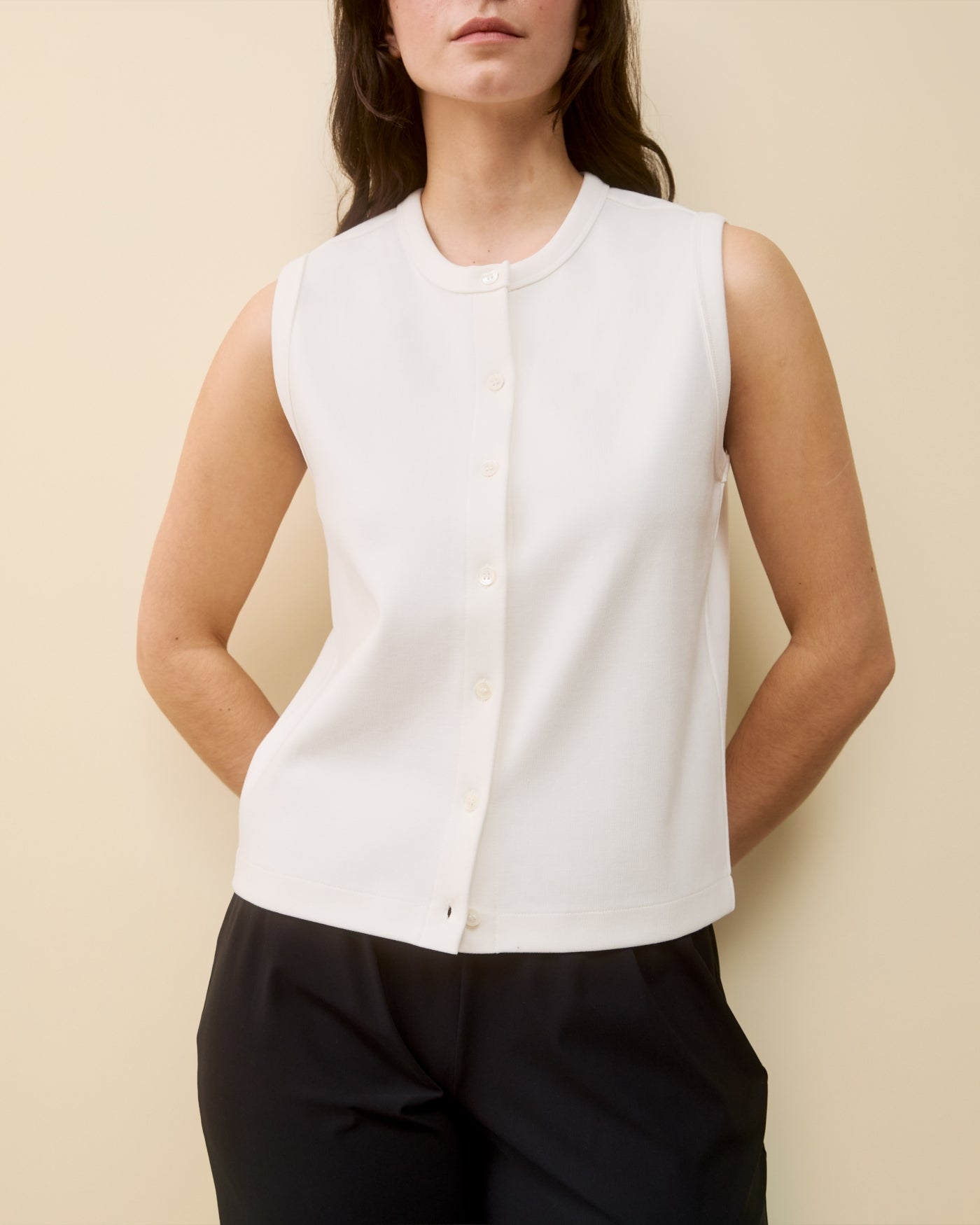 POPPY SLEEVELESS CARDIGAN | White