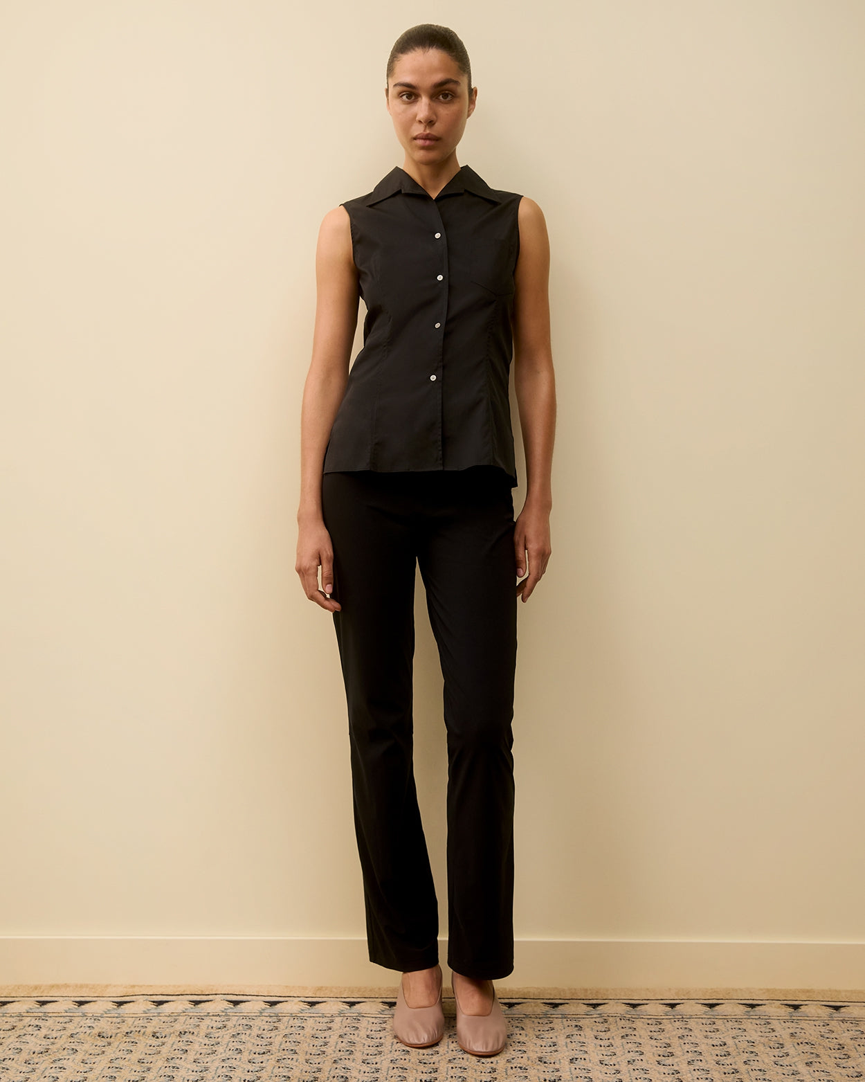 ROSIE SLEEVELESS SHIRT | Black