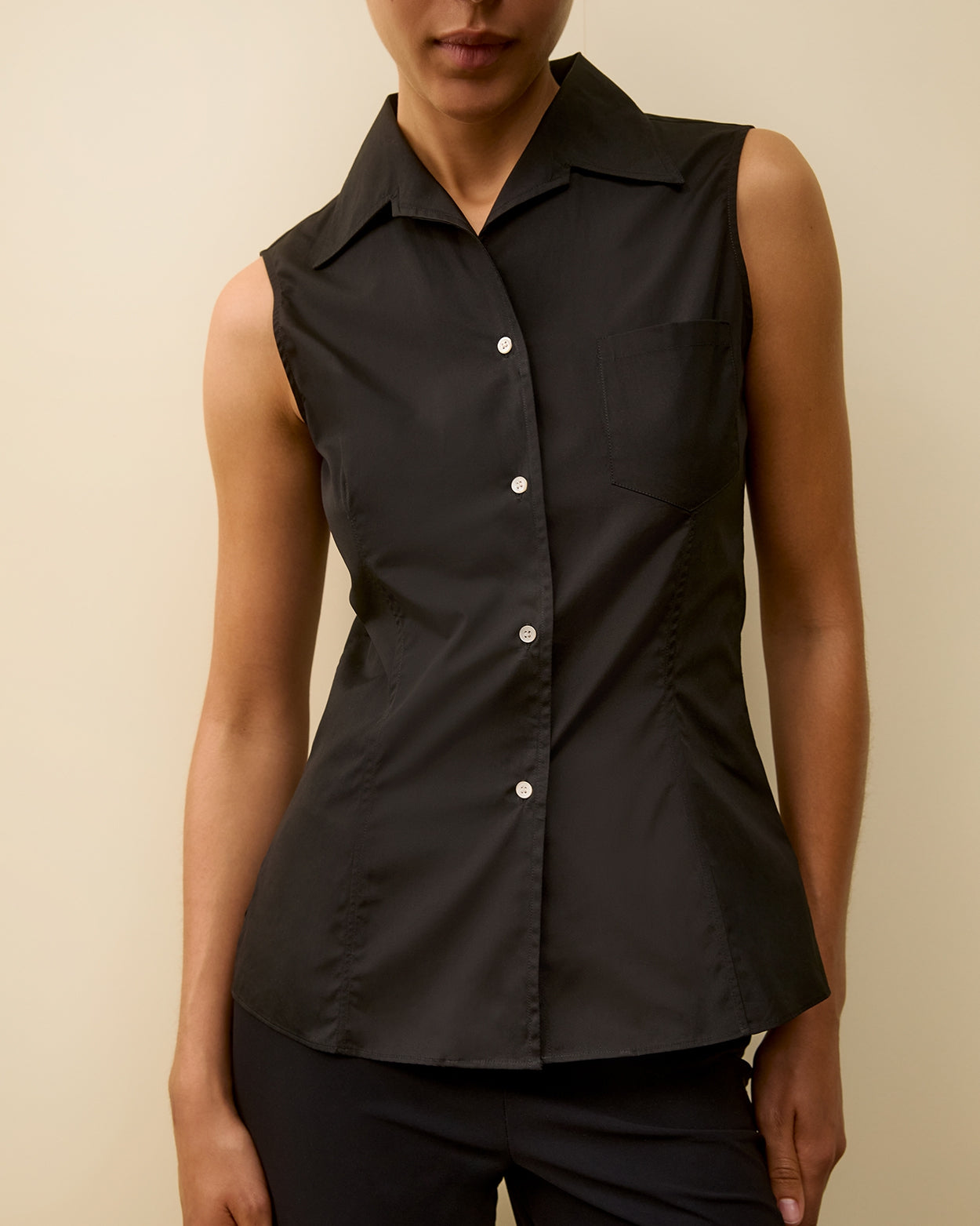 ROSIE SLEEVELESS SHIRT | Black