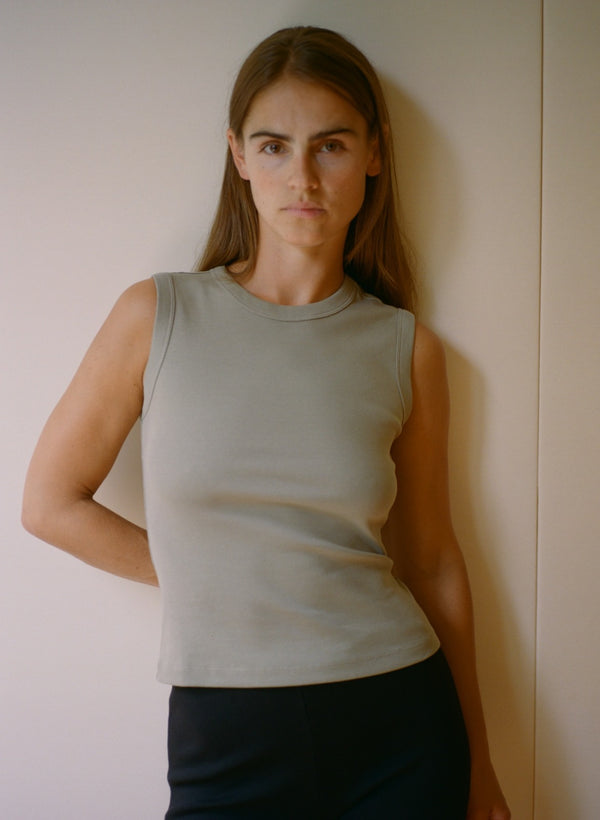 ESMÉ TANK